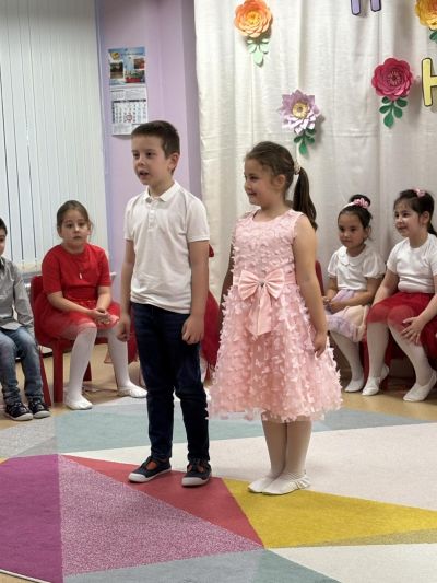 Заключително представяне на групите по английски език 7