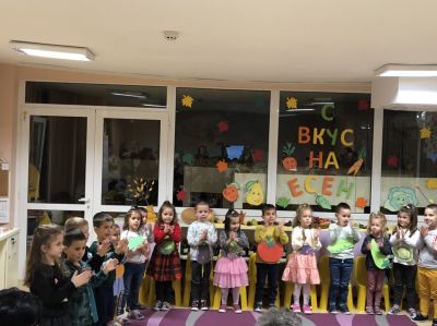 Творческо ателие във втора "А" група. 10